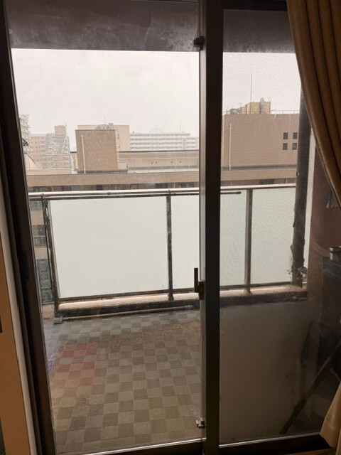 江東区マンションのペアガラスへ3M SH2CLAR施工｜透明タイプで紫外線カット対策の施工写真